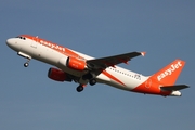 easyJet Europe Airbus A320-214 (OE-IZT) at  Hamburg - Fuhlsbuettel (Helmut Schmidt), Germany