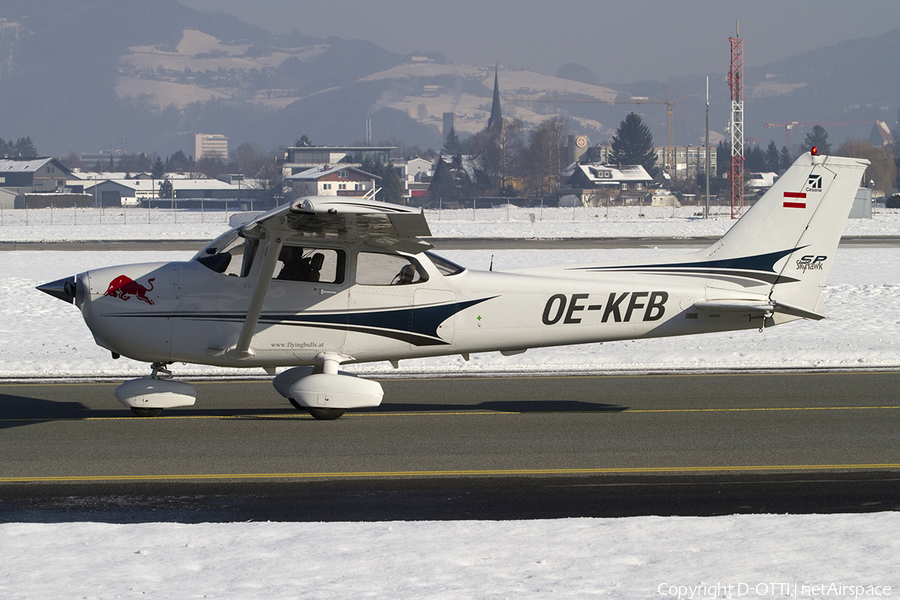 The Flying Bulls Cessna 172S Skyhawk SP (OE-KFB) | Photo 332522