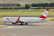 Austrian Airlines Boeing 767-31A(ER) (OE-LAT) at  Vienna - Schwechat, Austria