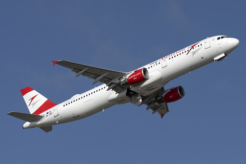 Austrian Airlines Airbus A321-111 (OE-LBC) at  Barcelona - El Prat, Spain