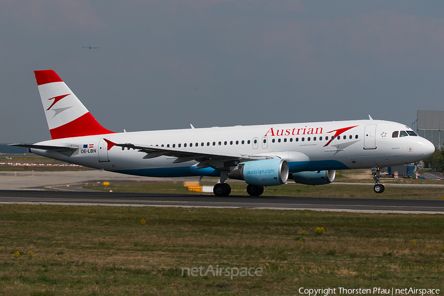 Austrian Airlines Airbus A320-214 (OE-LBN) | Photo 65796