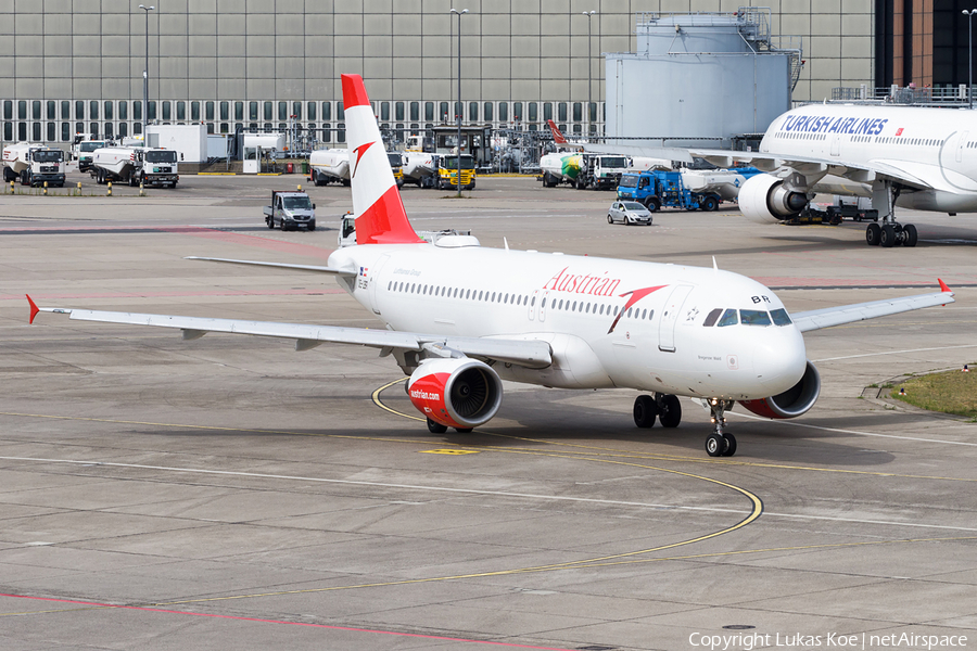 Austrian Airlines Airbus A320-214 (OE-LBR) | Photo 381370