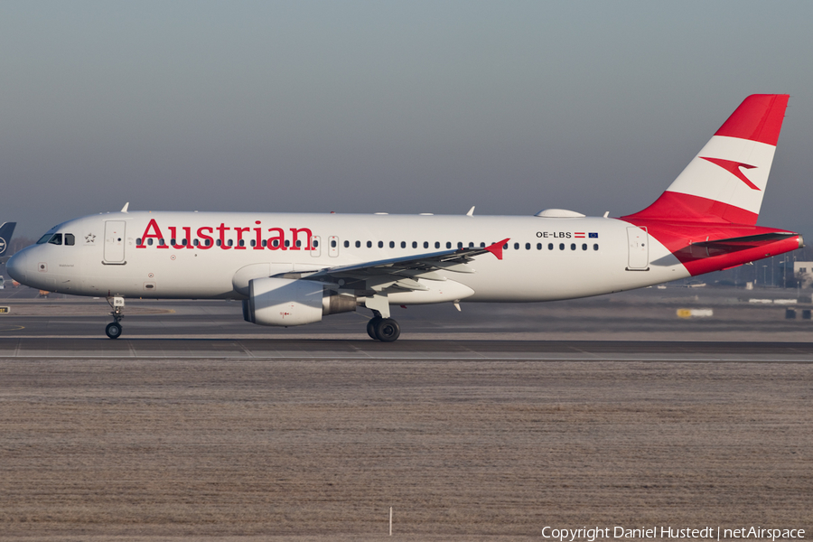 Austrian Airlines Airbus A320-214 (OE-LBS) | Photo 420422