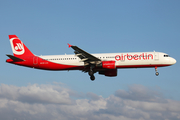 Air Berlin (Niki) Airbus A321-211 (OE-LCA) at  Hamburg - Fuhlsbuettel (Helmut Schmidt), Germany