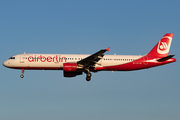 Air Berlin (Niki) Airbus A321-211 (OE-LCB) at  Hamburg - Fuhlsbuettel (Helmut Schmidt), Germany