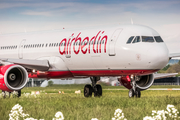 Air Berlin (Niki) Airbus A321-211 (OE-LCC) at  Salzburg - W. A. Mozart, Austria