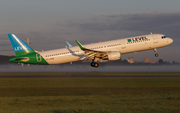 Level Airbus A321-211 (OE-LCN) at  Amsterdam - Schiphol, Netherlands