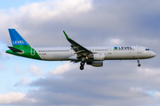 Level Airbus A321-211 (OE-LCN) at  Hamburg - Fuhlsbuettel (Helmut Schmidt), Germany