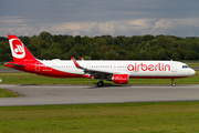 Air Berlin (Niki) Airbus A321-211 (OE-LCO) at  Hamburg - Fuhlsbuettel (Helmut Schmidt), Germany