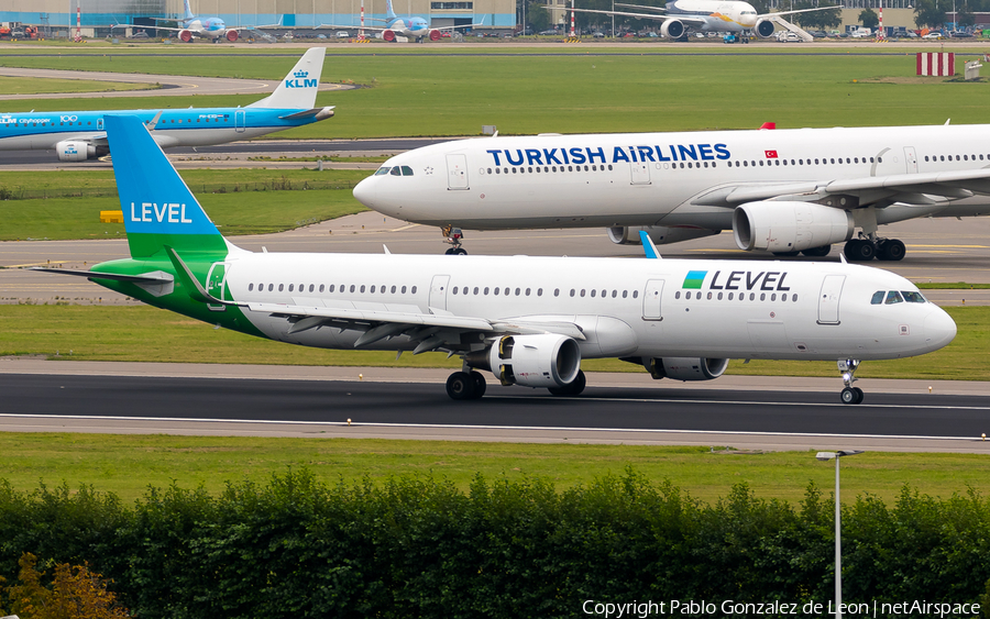 Level Airbus A321-211 (OE-LCR) | Photo 350454