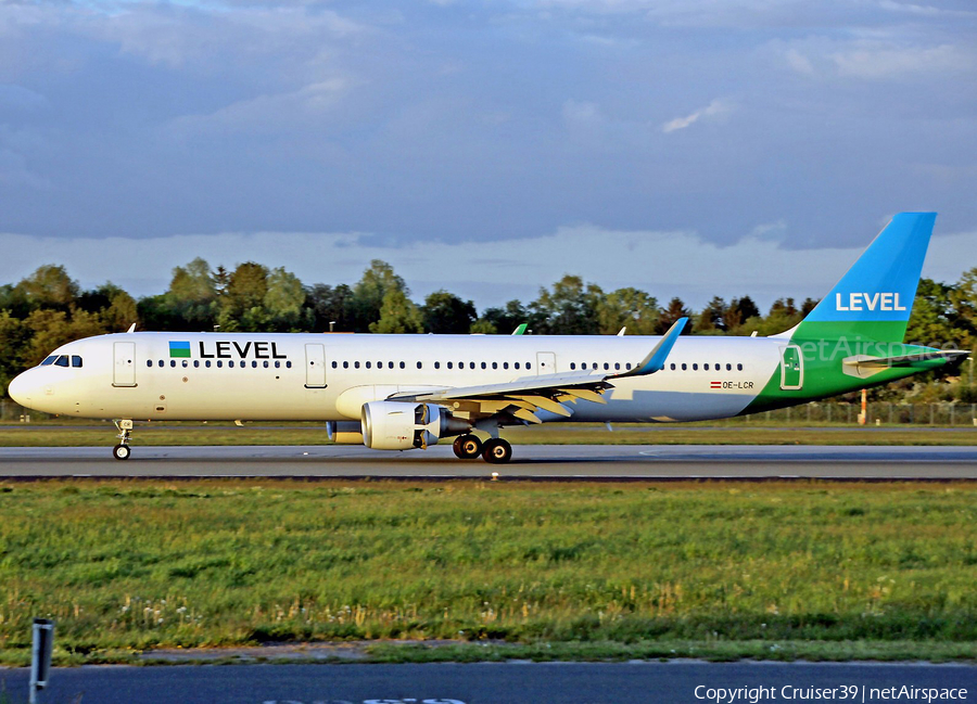 Level Airbus A321-211 (OE-LCR) | Photo 360112