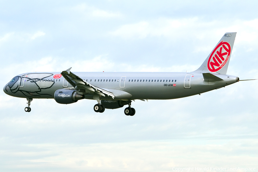 Niki Airbus A321-211 (OE-LEW) | Photo 303245