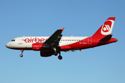 Air Berlin (Niki) Airbus A319-112 (OE-LNB) at  Hamburg - Fuhlsbuettel (Helmut Schmidt), Germany