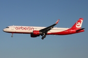 Air Berlin (Niki) Airbus A321-211 (OE-LNZ) at  Hamburg - Fuhlsbuettel (Helmut Schmidt), Germany