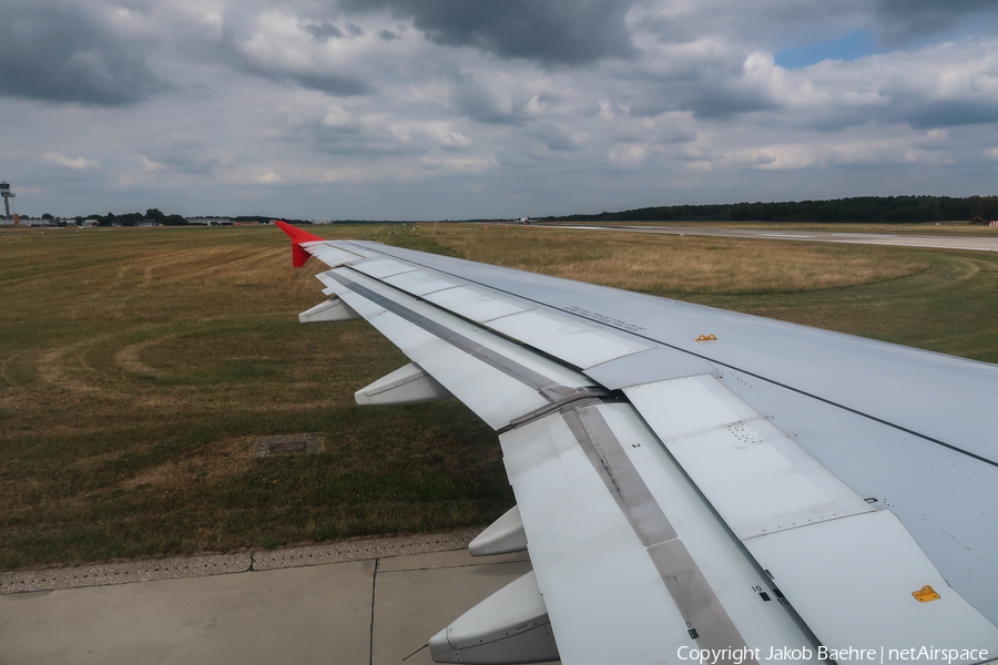 LaudaMotion Airbus A320-214 (OE-LOC) | Photo 252103