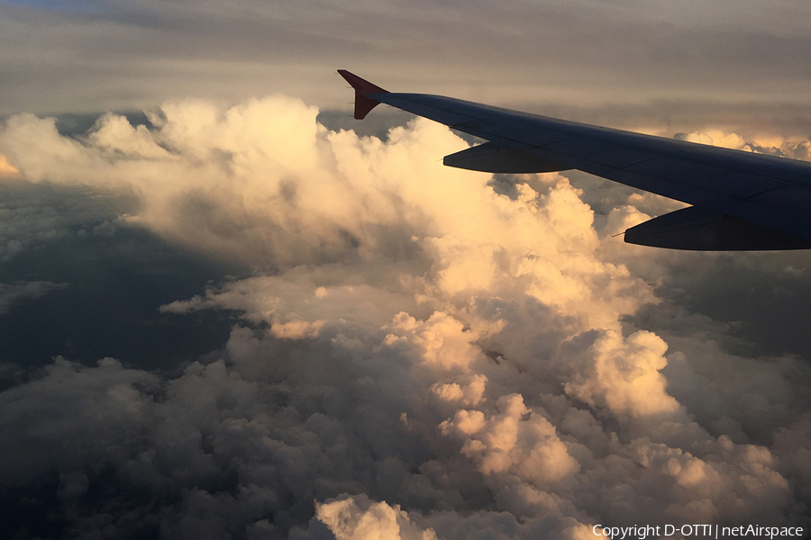 LaudaMotion Airbus A320-214 (OE-LOE) | Photo 357611