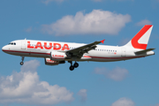 LaudaMotion Airbus A320-214 (OE-LOO) at  Dusseldorf - International, Germany