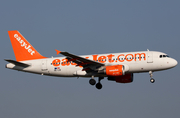 easyJet Europe Airbus A319-111 (OE-LQI) at  London - Gatwick, United Kingdom