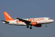 easyJet Europe Airbus A319-111 (OE-LQZ) at  London - Gatwick, United Kingdom