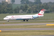 Austrian Airlines Fokker 100 (OE-LVK) at  Vienna - Schwechat, Austria