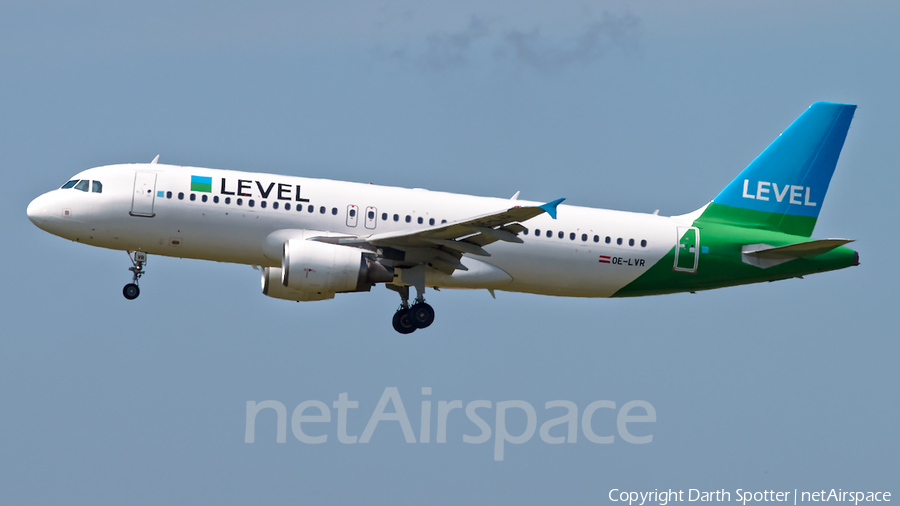 Level Airbus A320-214 (OE-LVR) | Photo 375758