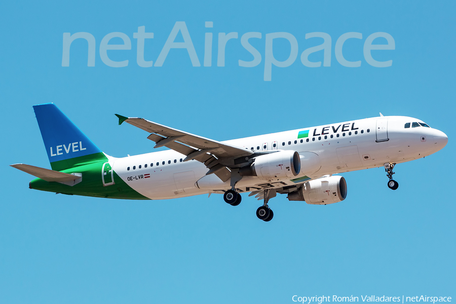 Level Airbus A320-214 (OE-LVR) | Photo 334966