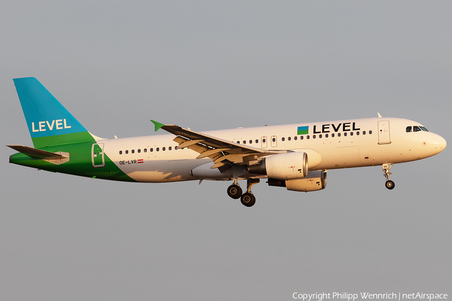 Level Airbus A320-214 (OE-LVR) | Photo 358601