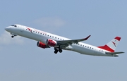 Austrian Airlines Embraer ERJ-195LR (ERJ-190-200LR) (OE-LWP) at  Warsaw - Frederic Chopin International, Poland