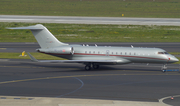 VistaJet Bombardier BD-700-1A10 Global Express XRS (OE-LXX) at  Dusseldorf - International, Germany