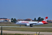 Austrian Airlines Airbus A320-214 (OE-LZE) at  Porto, Portugal