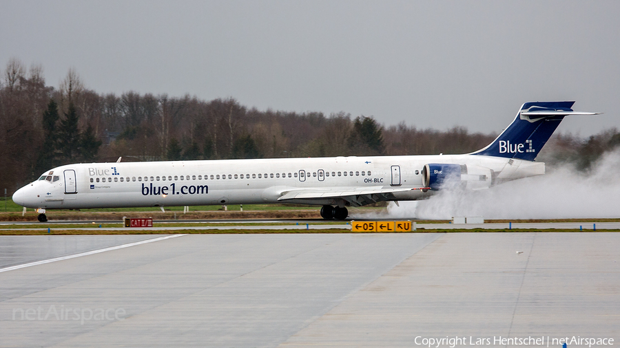 Blue1 McDonnell Douglas MD-90-30 (OH-BLC) | Photo 414705