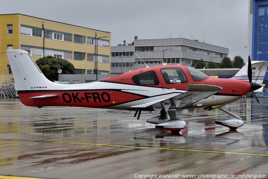(Private) Cirrus SR22 GTS Carbon (OK-FRO) | Photo 590462