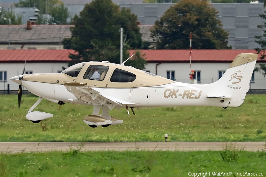 (Private) Cirrus SR22 G3 GTS X (OK-REJ) | Photo 473551