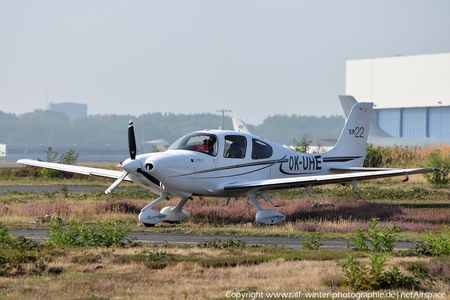 (Private) Cirrus SR22 G3 (OK-UHE) | Photo 326690
