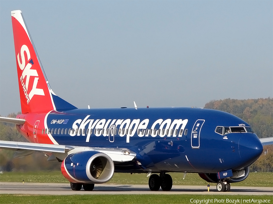 SkyEurope Boeing 737-7GL (OM-NGP) | Photo 24073
