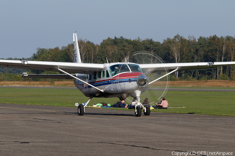 Paracentrum Vlaanderen Cessna 208B Grand Caravan (OO-FUS) | Photo 477403