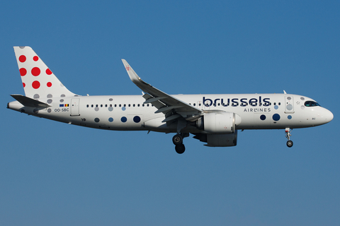 Brussels Airlines Airbus A320-251N (OO-SBC) at  London - Heathrow, United Kingdom