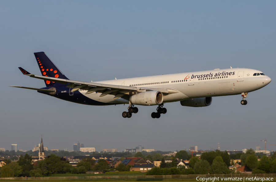 Brussels Airlines Airbus A330-342E (OO-SFD) | Photo 572763