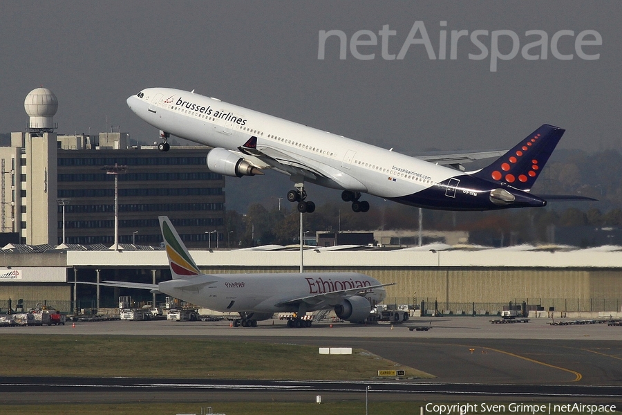 Brussels Airlines Airbus A330-301 (OO-SFM) | Photo 145685