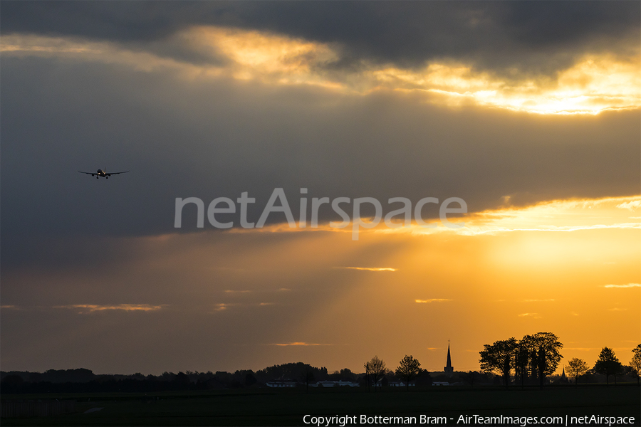 Brussels Airlines Airbus A330-301 (OO-SFN) | Photo 163812