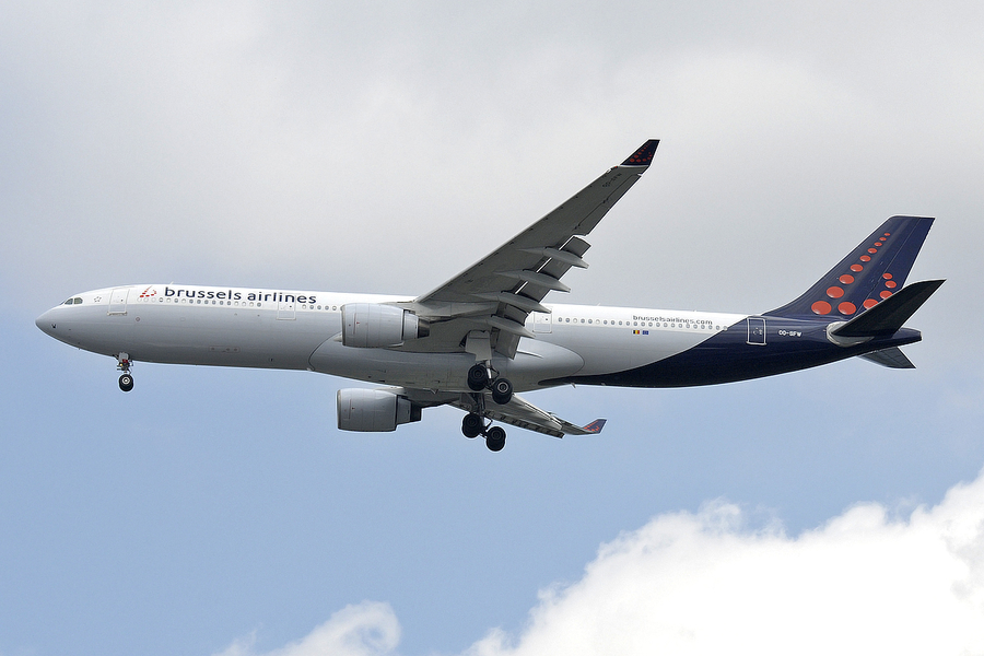 Brussels Airlines Airbus A330-322 (OO-SFW) | Photo 12597