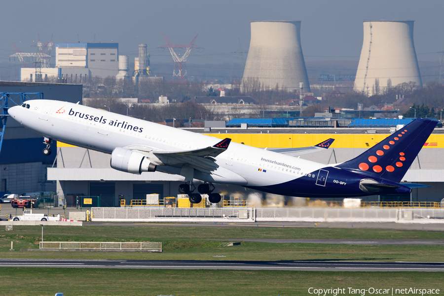 Brussels Airlines Airbus A330-223 (OO-SFY) | Photo 546725