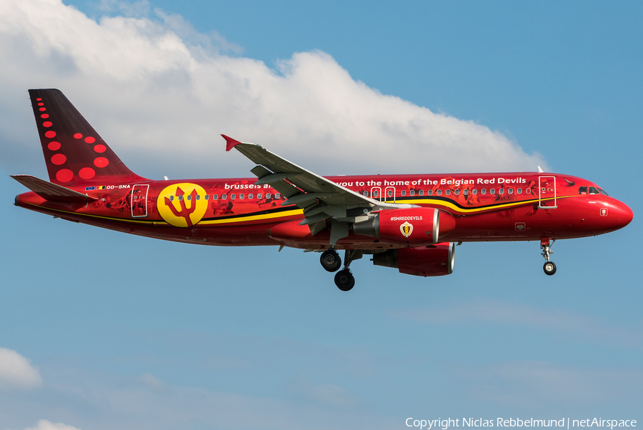 Brussels Airlines Airbus A320-214 (OO-SNA) | Photo 329519