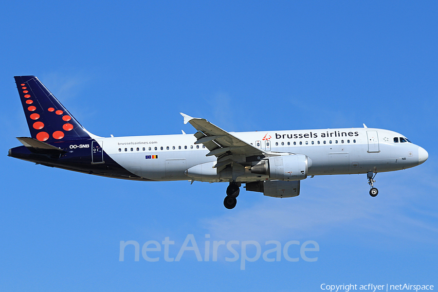 Brussels Airlines Airbus A320-214 (OO-SNB) | Photo 306425
