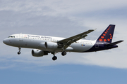 Brussels Airlines Airbus A320-214 (OO-SNF) at  London - Heathrow, United Kingdom