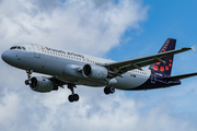 Brussels Airlines Airbus A320-214 (OO-SNG) at  London - Heathrow, United Kingdom