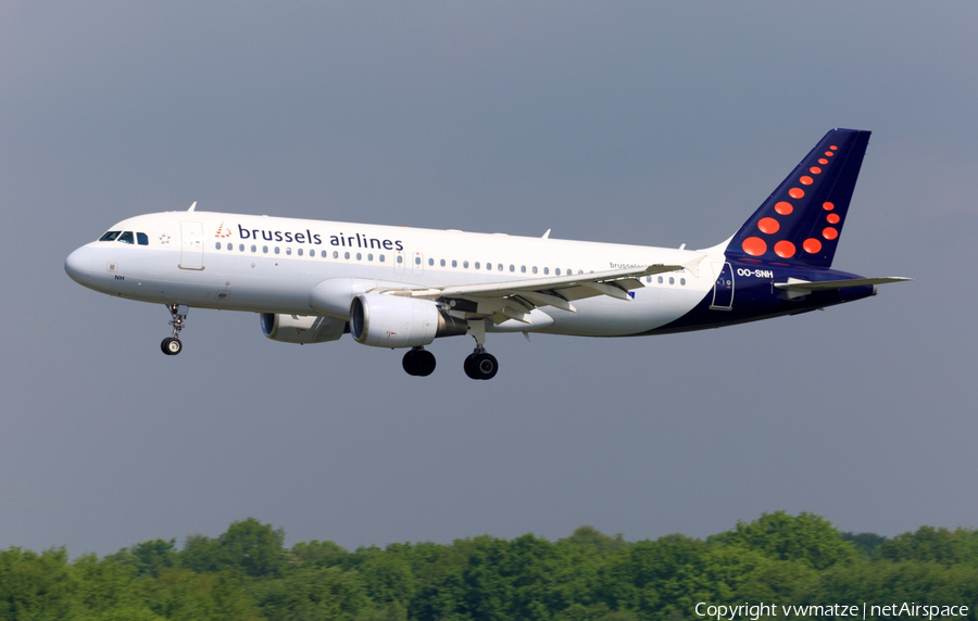 Brussels Airlines Airbus A320-214 (OO-SNH) | Photo 163774