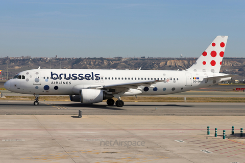 Brussels Airlines Airbus A320-214 (OO-SNH) at  Madrid - Barajas, Spain