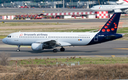 Brussels Airlines Airbus A320-214 (OO-SNK) at  Madrid - Barajas, Spain