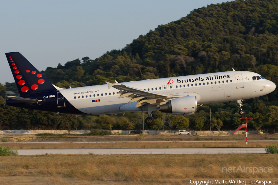 Brussels Airlines Airbus A320-214 (OO-SNK) | Photo 415212